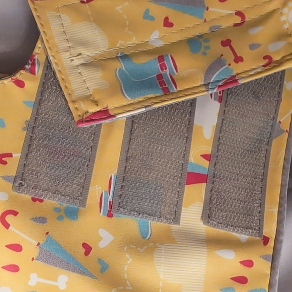 ❤️ Dog Raincoat Medium by Bailey and Bella - Picture 3 of 7